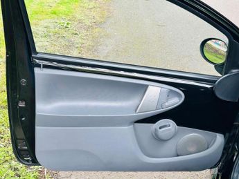 Toyota AYGO 1.0 VVT-i Black Hatchback 3dr Petrol Manual Euro 4 (AC) (67 bhp)