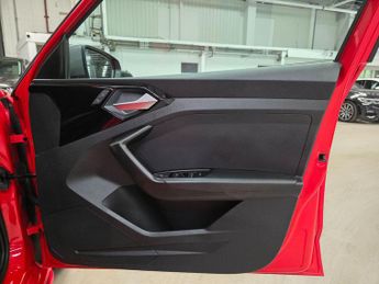 Audi A1 2.0 TFSI 40 S line Competition Sportback S Tronic Euro 6 (s/s) 5