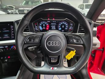 Audi A1 2.0 TFSI 40 S line Competition Sportback S Tronic Euro 6 (s/s) 5