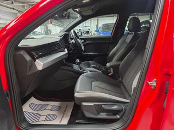 Audi A1 2.0 TFSI 40 S line Competition Sportback S Tronic Euro 6 (s/s) 5