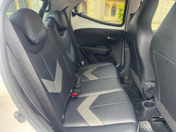 Toyota AYGO 1.0 VVT-i x-clusiv3 x-shift Euro 6 5dr