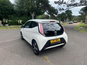 Toyota AYGO 1.0 VVT-i x-clusiv3 x-shift Euro 6 5dr