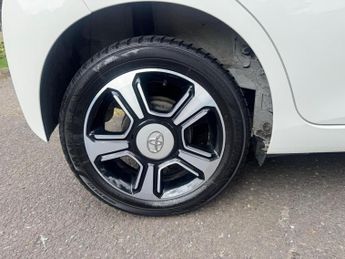 Toyota AYGO 1.0 VVT-i x-clusiv3 x-shift Euro 6 5dr