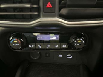 Nissan Juke 1.0 DIG-T N-Connecta SUV 5dr Petrol DCT Auto Euro 6 (s/s) (114 p