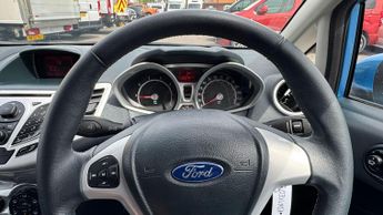 Ford Fiesta 1.4 Zetec Hatchback 5dr Petrol Automatic (154 g/km, 94 bhp)