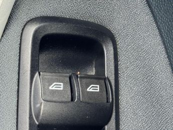 Ford Fiesta 1.4 Zetec Hatchback 5dr Petrol Automatic (154 g/km, 94 bhp)