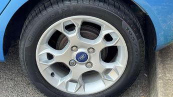 Ford Fiesta 1.4 Zetec Hatchback 5dr Petrol Automatic (154 g/km, 94 bhp)