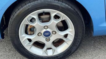 Ford Fiesta 1.4 Zetec Hatchback 5dr Petrol Automatic (154 g/km, 94 bhp)