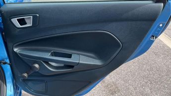 Ford Fiesta 1.4 Zetec Hatchback 5dr Petrol Automatic (154 g/km, 94 bhp)