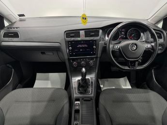 Volkswagen Golf 1.6 TDI SE Nav DSG Euro 6 (s/s) 5dr