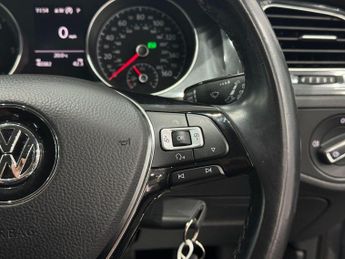Volkswagen Golf 1.6 TDI SE Nav DSG Euro 6 (s/s) 5dr
