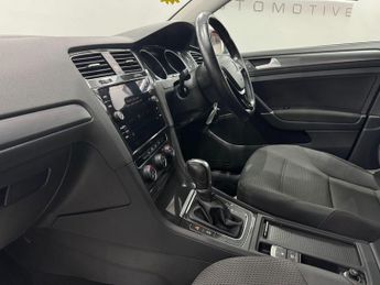 Volkswagen Golf 1.6 TDI SE Nav DSG Euro 6 (s/s) 5dr