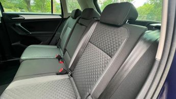 Volkswagen Tiguan 2.0 TDI BlueMotion Tech SE Navigation DSG Euro 6 (s/s) 5dr