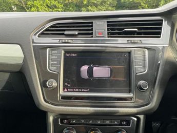 Volkswagen Tiguan 2.0 TDI BlueMotion Tech SE Navigation DSG Euro 6 (s/s) 5dr