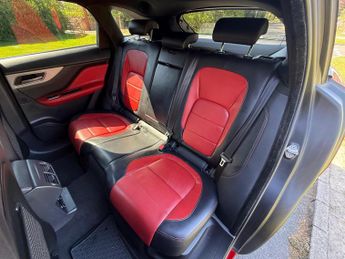 Jaguar F-PACE 2.0 P250i R-Sport Auto AWD Euro 6 (s/s) 5dr