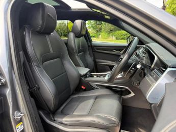 Jaguar F-PACE 2.0 D200 MHEV R-Dynamic Black Auto AWD Euro 6 (s/s) 5dr