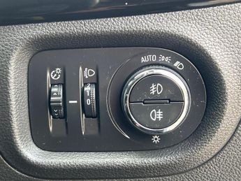 Vauxhall Astra 1.6 CDTi BlueInjection SRi Nav Auto Euro 6 (s/s) 5dr