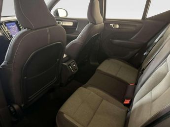 Volvo XC40 2.0 B3 MHEV Core DCT Auto Euro 6 (s/s) 5dr