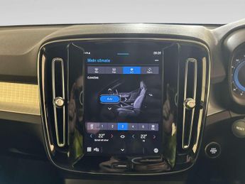 Volvo XC40 2.0 B3 MHEV Core DCT Auto Euro 6 (s/s) 5dr