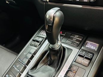 Porsche Macan 3.0 V6 S PDK 4WD Euro 6 (s/s) 5dr