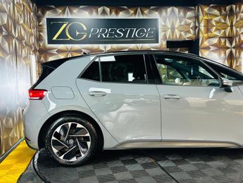 Volkswagen ID.3 Pro Performance 58kWh Life Auto 5dr