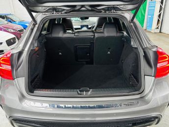 Mercedes-Benz GLA 2.1 GLA220d AMG Line (Premium Plus) 7G-DCT 4MATIC Euro 6 (s/s) 5