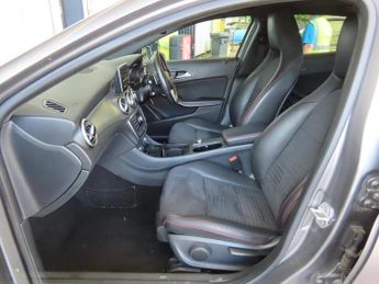 Mercedes-Benz GLA 2.1 GLA220d AMG Line (Premium Plus) 7G-DCT 4MATIC Euro 6 (s/s) 5
