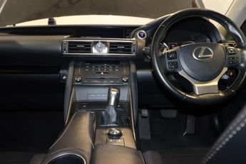 Lexus IS 2.5 300h Luxury Saloon 4dr Petrol Hybrid E-CVT Euro 6 (s/s) (223