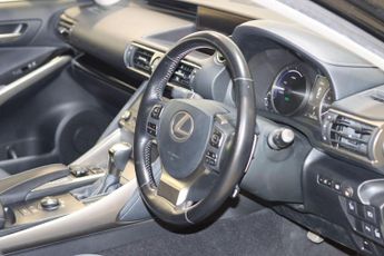 Lexus IS 2.5 300h Luxury Saloon 4dr Petrol Hybrid E-CVT Euro 6 (s/s) (223