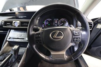 Lexus IS 2.5 300h Luxury Saloon 4dr Petrol Hybrid E-CVT Euro 6 (s/s) (223