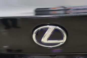 Lexus IS 2.5 300h Luxury Saloon 4dr Petrol Hybrid E-CVT Euro 6 (s/s) (223