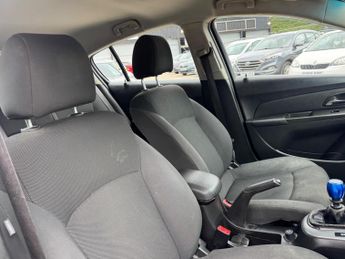 Chevrolet Cruze 1.8 LTZ Euro 5 5dr