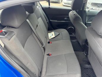 Chevrolet Cruze 1.8 LTZ Euro 5 5dr