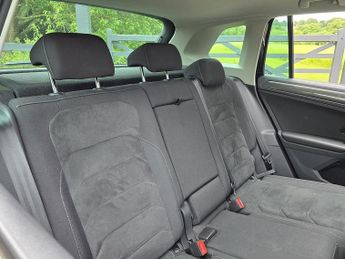Volkswagen Tiguan 2.0 TDI BlueMotion Tech SEL SUV 5dr Diesel DSG 4Motion Euro 6 (s