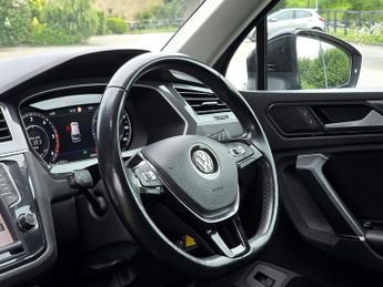Volkswagen Tiguan 2.0 TDI BlueMotion Tech SEL SUV 5dr Diesel DSG 4Motion Euro 6 (s