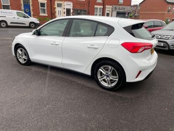 Ford Focus 1.5 EcoBlue Zetec Hatchback 5dr Diesel Auto Euro 6 (s/s) (120 ps