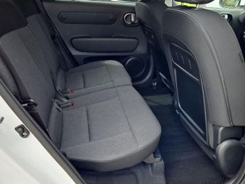 Hyundai INSTER Long Range 49kWh 02 SUV 5dr Electric Auto (115 ps)