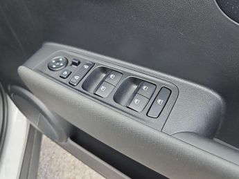 Hyundai INSTER Long Range 49kWh 02 SUV 5dr Electric Auto (115 ps)