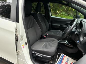 Toyota Yaris 1.5 VVT-h Blue Bi-Tone E-CVT Euro 6 (s/s) 5dr