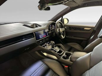 Porsche Cayenne 4.0 V8 E-Hybrid 14.1kWh Turbo S SUV 5dr Petrol Plug-in Hybrid Ti