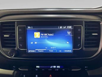 Toyota PROACE Verso 1.5D Shuttle Medium MPV 5dr Diesel Manual MWB Euro 6 (s/s) (9 Se