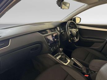 Skoda Octavia 1.5 TSI ACT SE Drive Estate 5dr Petrol DSG Euro 6 (s/s) (150 ps)