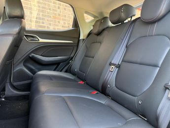 MG MG ZS 1.0 T-GDI Exclusive Auto Euro 6 5dr