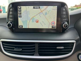 Hyundai TUCSON 2.0 CRDi MHEV Premium SE SUV 5dr Diesel Hybrid Auto 4WD Euro 6 (