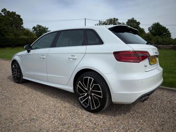 Audi A3 2.0 TDI S line Sportback S Tronic Euro 5 (s/s) 5dr