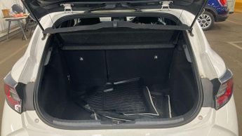 Toyota Corolla 1.8 VVT-h Design CVT Euro 6 (s/s) 5dr