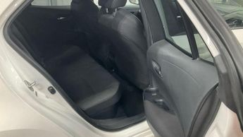 Toyota Corolla 1.8 VVT-h Design CVT Euro 6 (s/s) 5dr