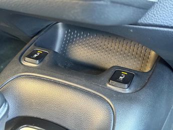 Toyota Corolla 1.8 VVT-h Design CVT Euro 6 (s/s) 5dr
