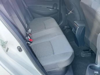 Toyota Corolla 1.8 VVT-h Design CVT Euro 6 (s/s) 5dr