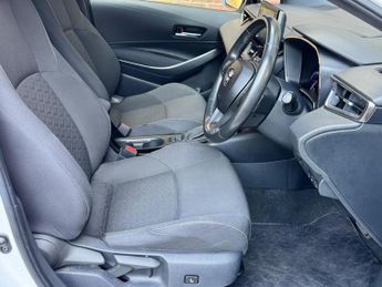 Toyota Corolla 1.8 VVT-h Design CVT Euro 6 (s/s) 5dr